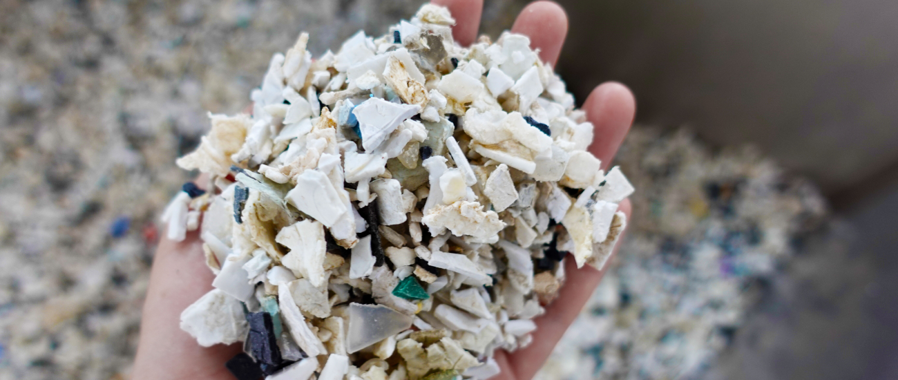 射出成型原料使用塑膠回收顆粒優於塑膠碎料？
